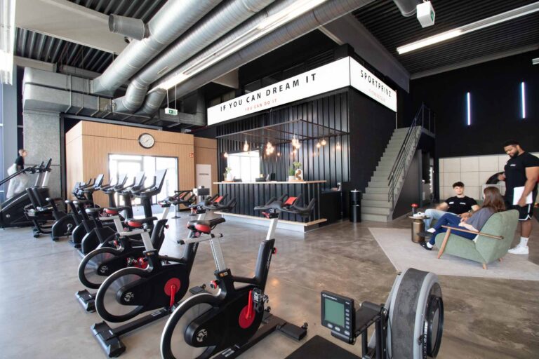 2025-sportprinz-fitnessclub-freiburg-west-theke-cardio-1920x1280px