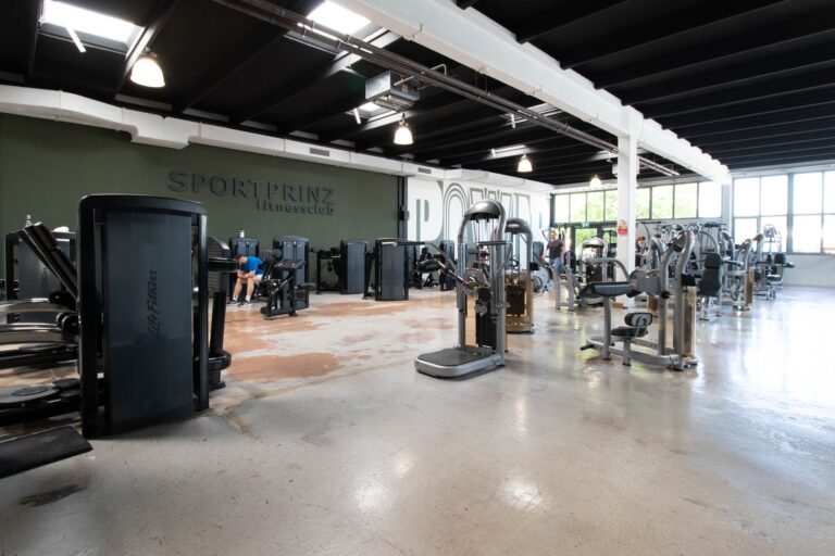 2025-sportprinz-freiburg-west-life-fitness-geraete-1920x1280px