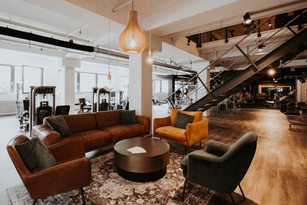 Loungebereich im Sportprinz Karlsruhe Süd